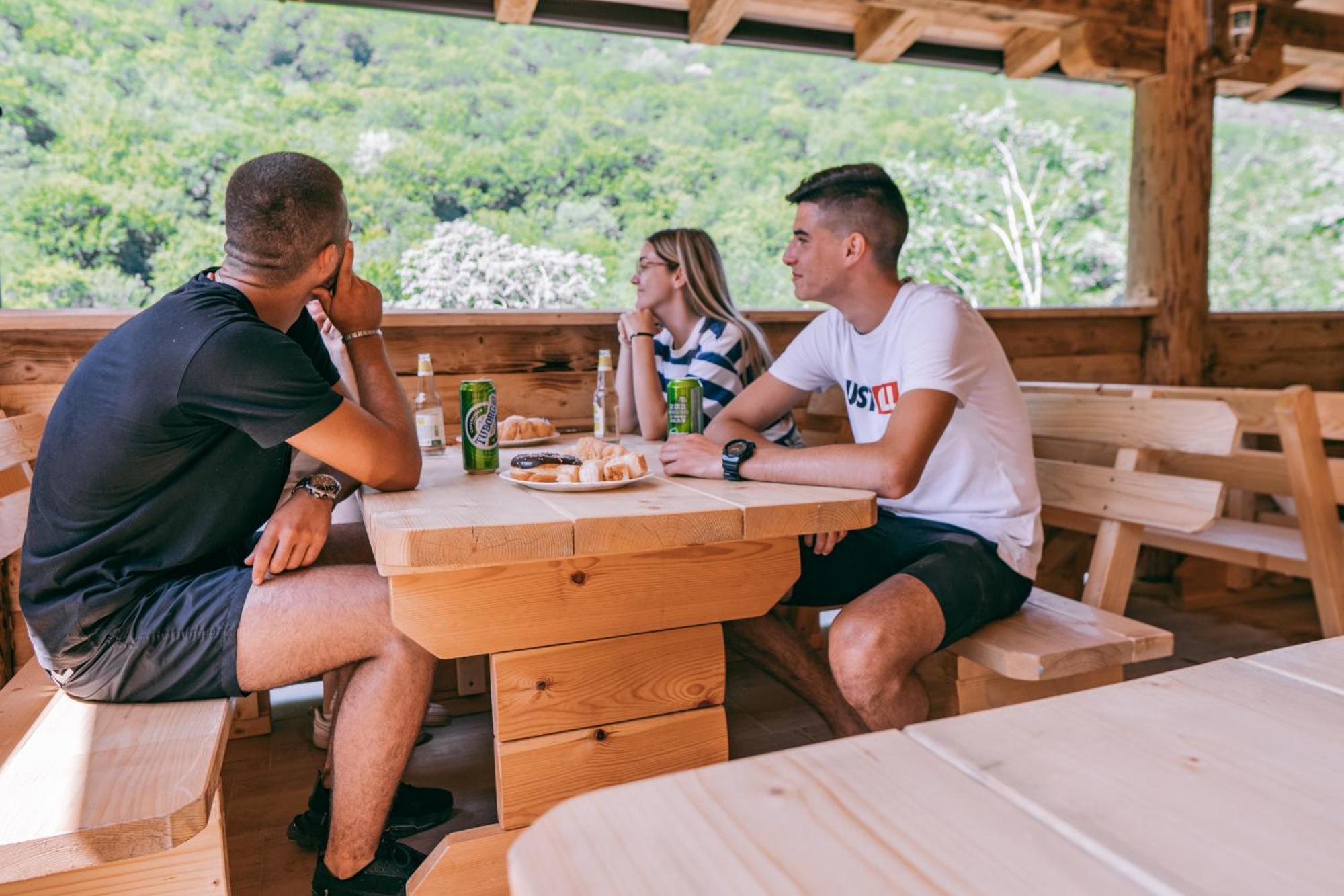 Vucja Gora Hotel ฟอชา ภายนอก รูปภาพ