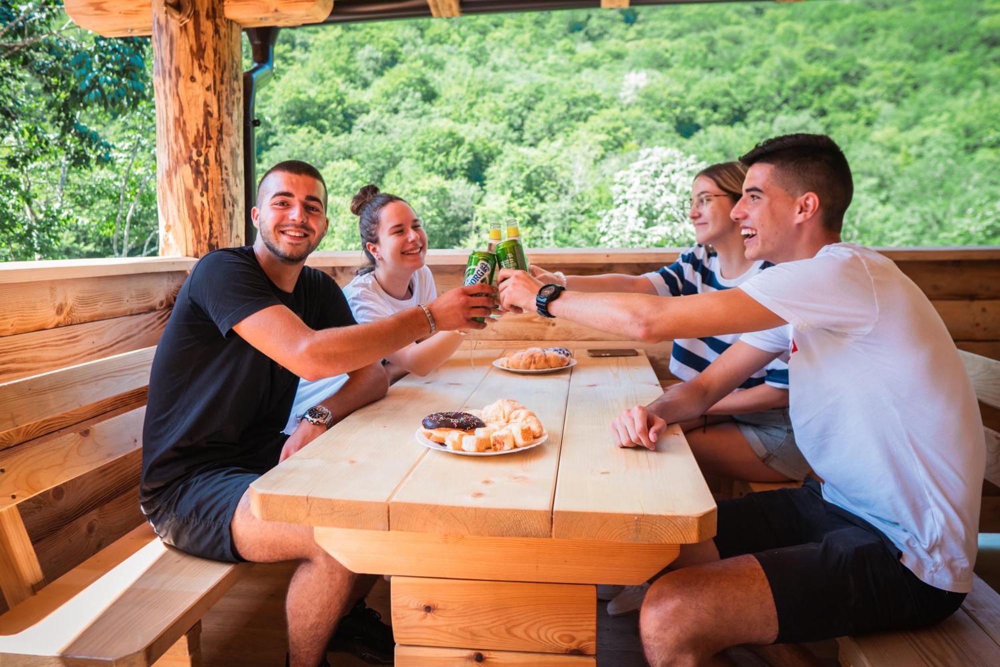 Vucja Gora Hotel ฟอชา ภายนอก รูปภาพ